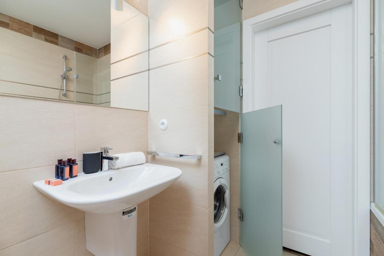 Politechnika Krakowska Apartment By Renters Prestige Extérieur photo