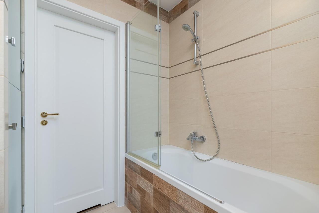 Politechnika Krakowska Apartment By Renters Prestige Extérieur photo